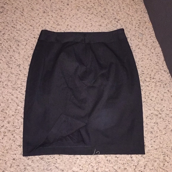 ✨Express Women’s Skirt✨ - Picture 2 of 3